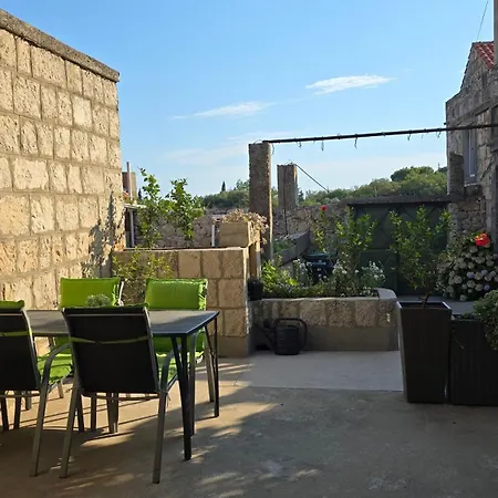 Appartamento Stone Nest Čilipi